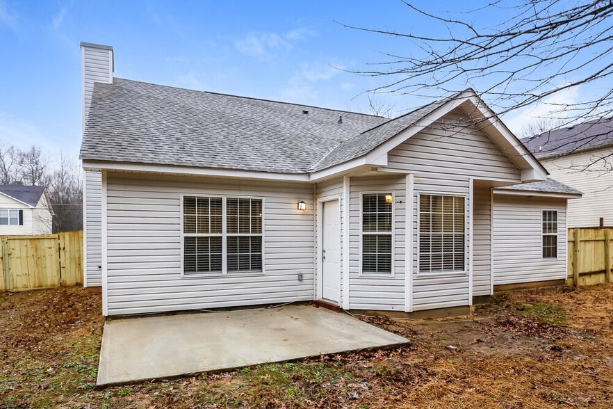 Building Photo - 2167 Mulberry Ln