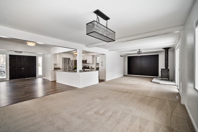 Building Photo - 41831 Glen Arbor St