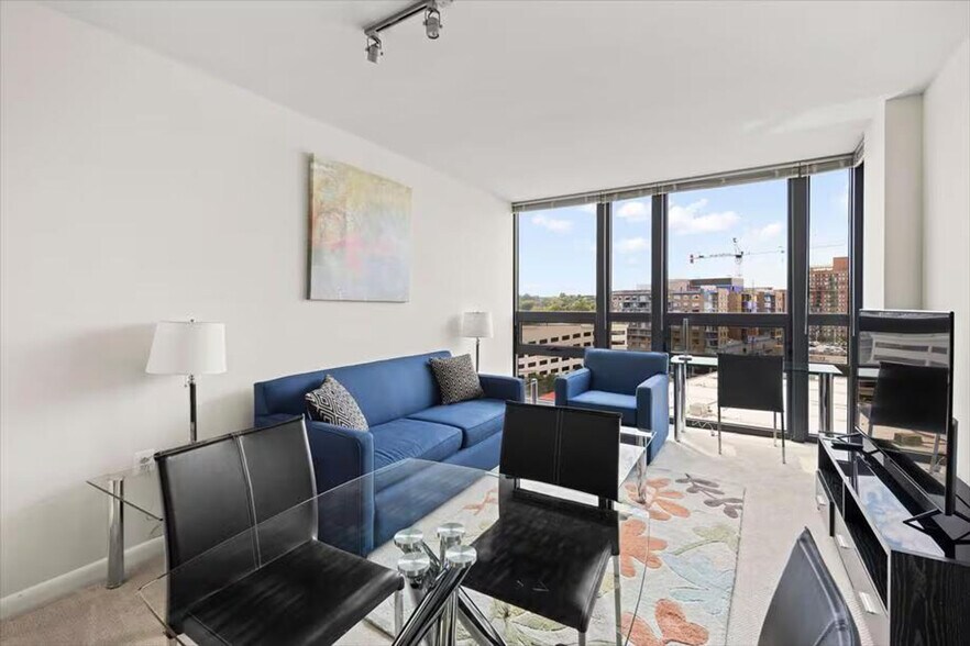 Primary Photo - 1405 S Fern St