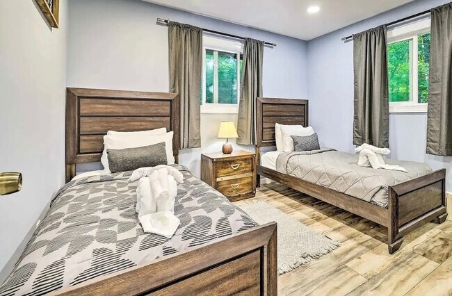 Building Photo - 19 Conservancy Ct