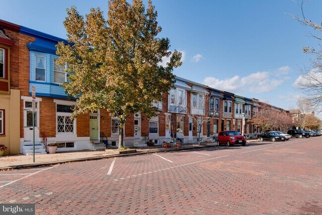 Building Photo - Charming 2 Bedroom/2.5 Bathroom Townhome in Patterson Neighborhood, MD!