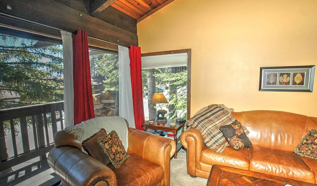 Building Photo - Spacious 4-Bedroom Townhome in Mammoth Lakes