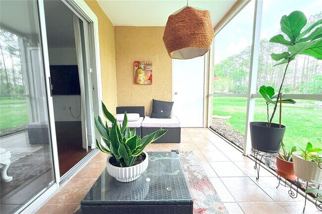 Building Photo - 9481 Highland Oak Dr