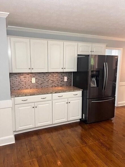 Building Photo - 871 Cedar Trce SW