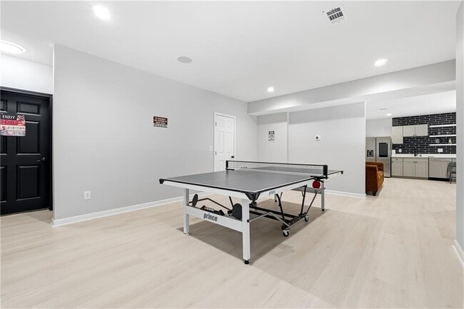 Building Photo - 3330 Spencer St