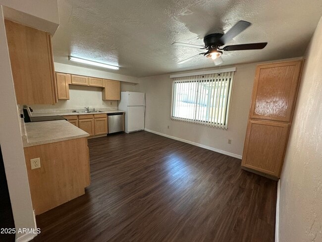 Building Photo - 13625 N 15th Dr
