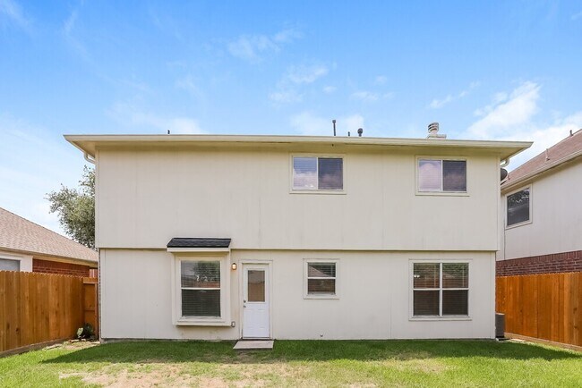 Building Photo - 2431 Fox River Ln