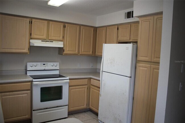 Building Photo - 13838 Fairway Island Dr