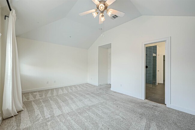 Building Photo - 11315 S Main St