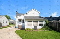 Building Photo - 1662 Crestwood Rd