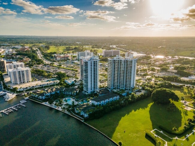 Building Photo - 1 Water Clb Wy