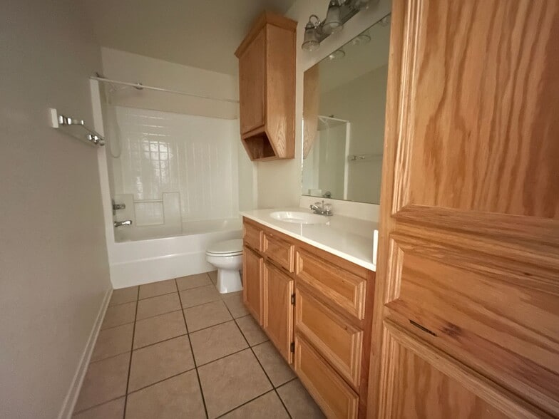 Building Photo - 4800 John David Dr