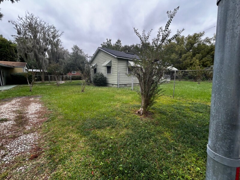 Building Photo - 2652 Merwyn Rd