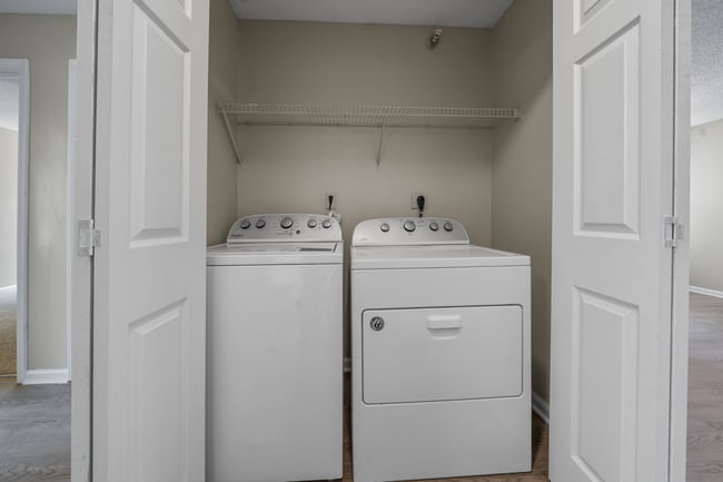 Building Photo - 2420 Hill St