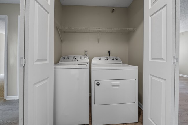 Building Photo - 2421 Hill St