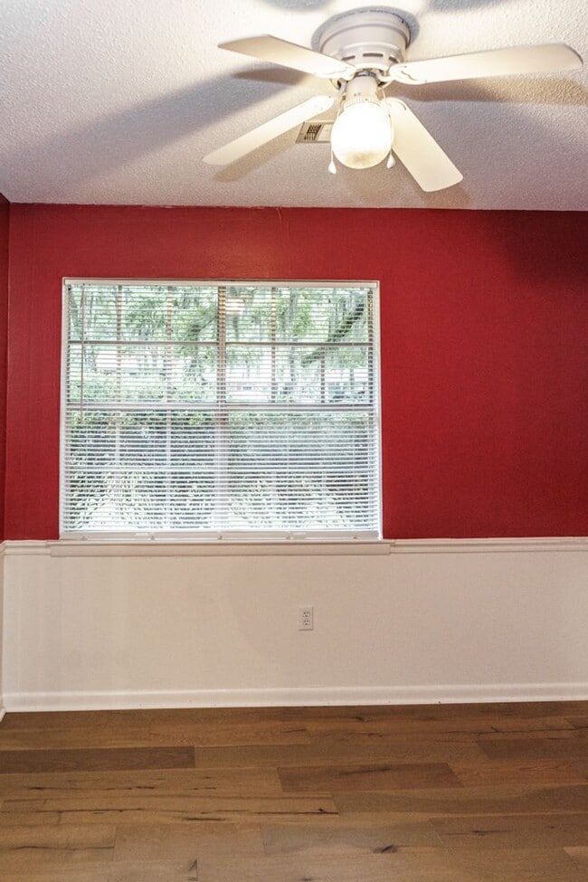 Building Photo - Beautiful 4 bedroom in the heart of Mossy Oaks!