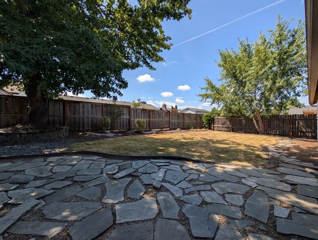 Building Photo - Wonderful 3-Bedroom, 2-Bath Home in Great ...