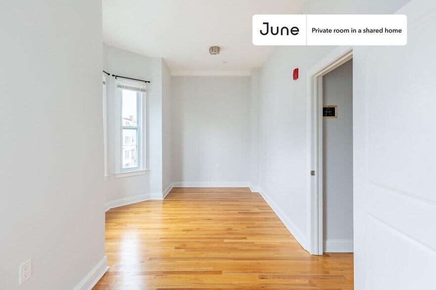Building Photo - Room in Shared 3 bed/2 bath home