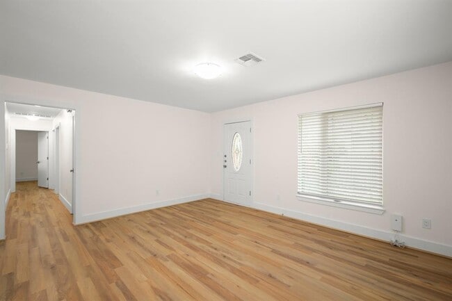 Building Photo - 3808 Tonkawa Trail