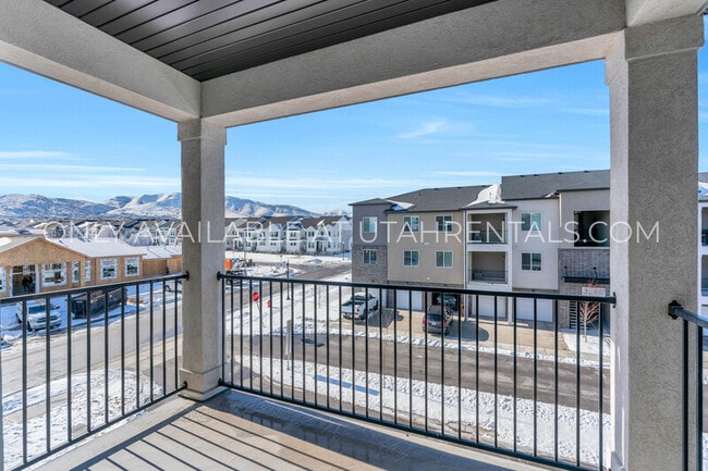 Building Photo - 13537 Commodus Dr