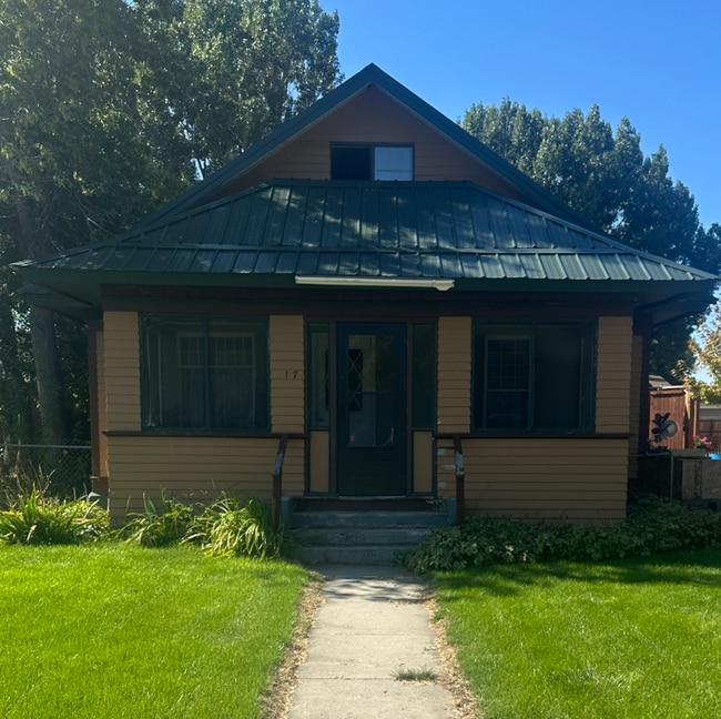 Building Photo - 217 3rd St W