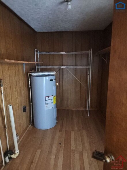 Building Photo - 193 Schelley Rd