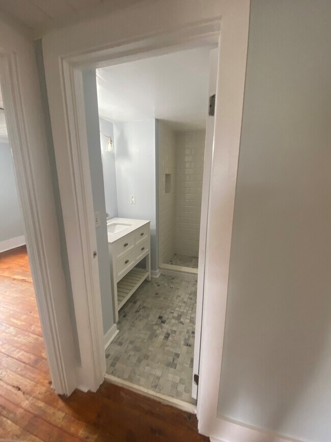 Building Photo - 289 Sherwood Rd