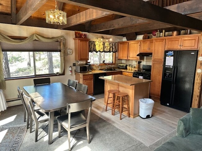 Building Photo - Cozy Cottage located Near Heavenly Ski Area! Avail. for a 3-6 month Seasonal lease or a long term...