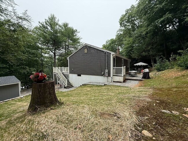 Building Photo - 89 Westwood Dr