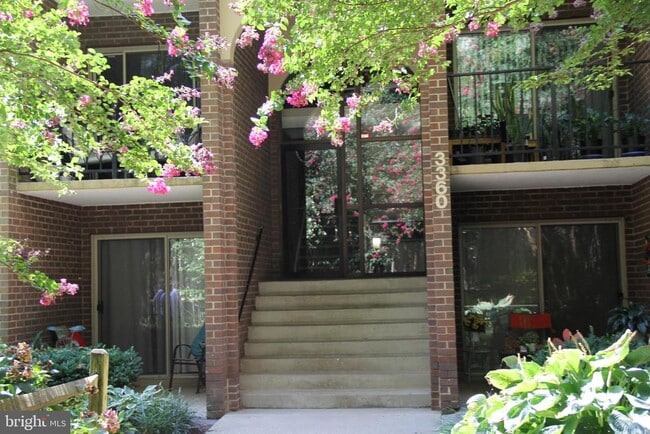 Building Photo - 3360 Woodburn Rd