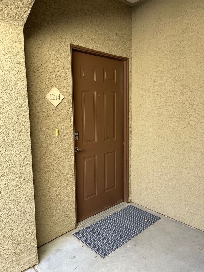 Building Photo - Fully Furnished 2 Bedroom 1 Story Condo