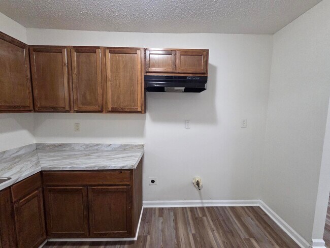 Building Photo - 1495 Alta Vista Ave