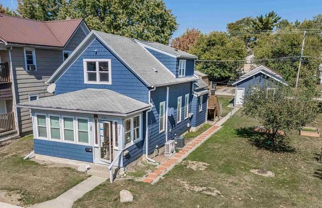 Building Photo - 1732 3rd St