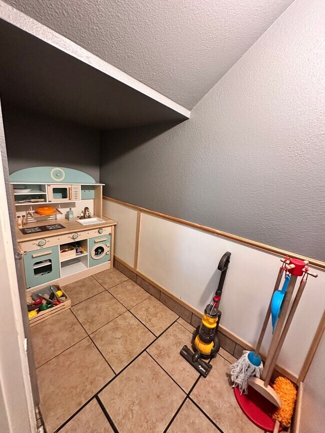 Building Photo - Coming Soon! 5 Bedroom 2.5 Bathroom w/ 2 Car Garage w/ Refrigerated Air