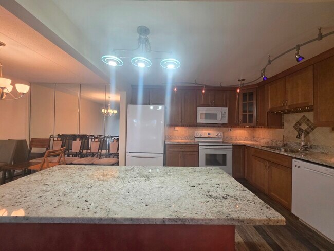 Building Photo - 375 Plum Creek Dr