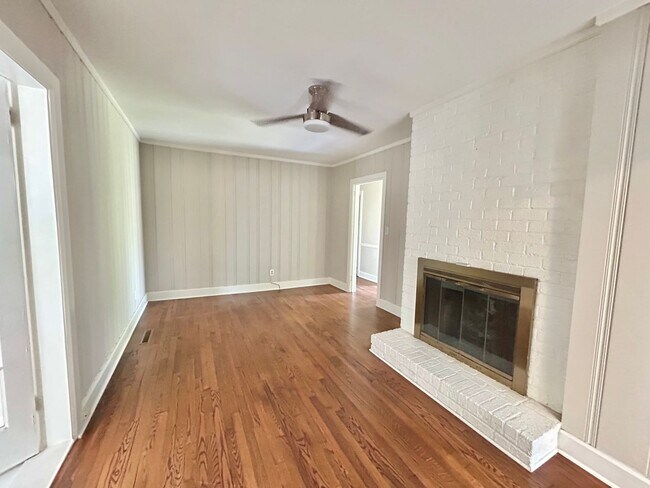 Building Photo - 766 Timber Ln