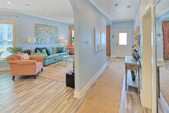 Building Photo - 2610 Ave Q 1/2