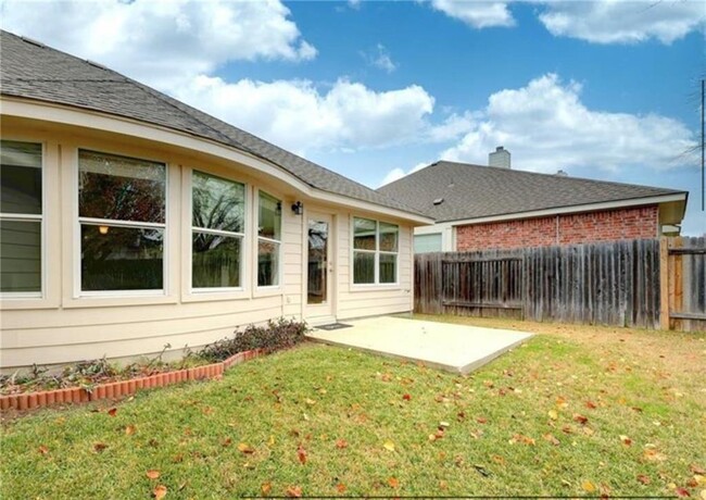 Building Photo - 706 Tom Kite Dr