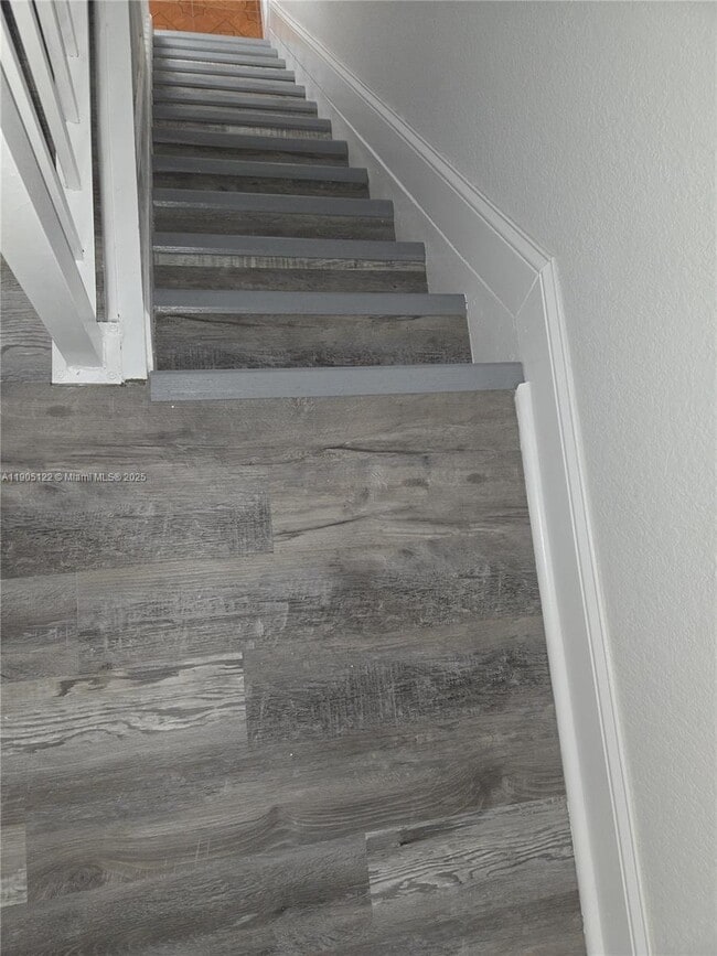 Building Photo - 2730 W 76th St