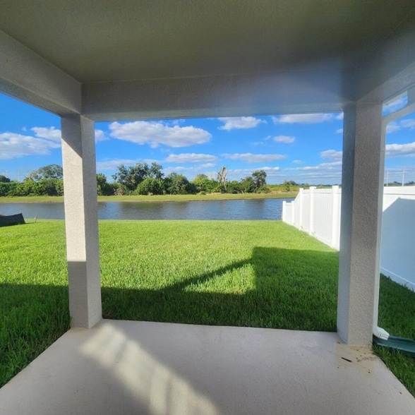 Building Photo - 9286 Sandy Bluffs Circle