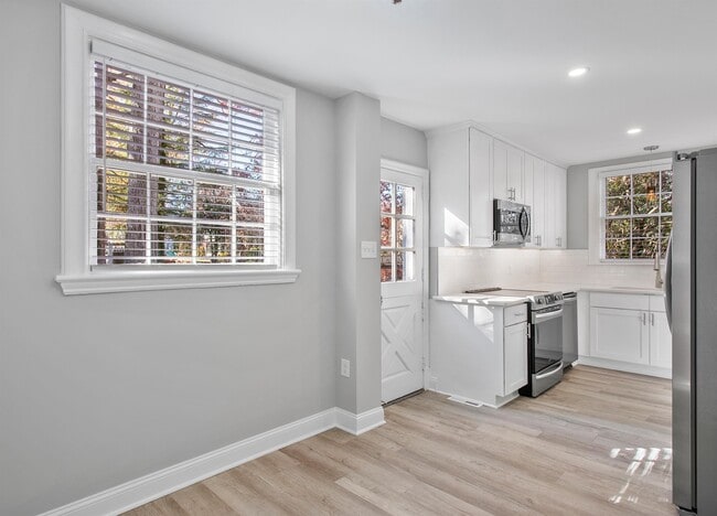 Building Photo - 4315 Bromley Ln