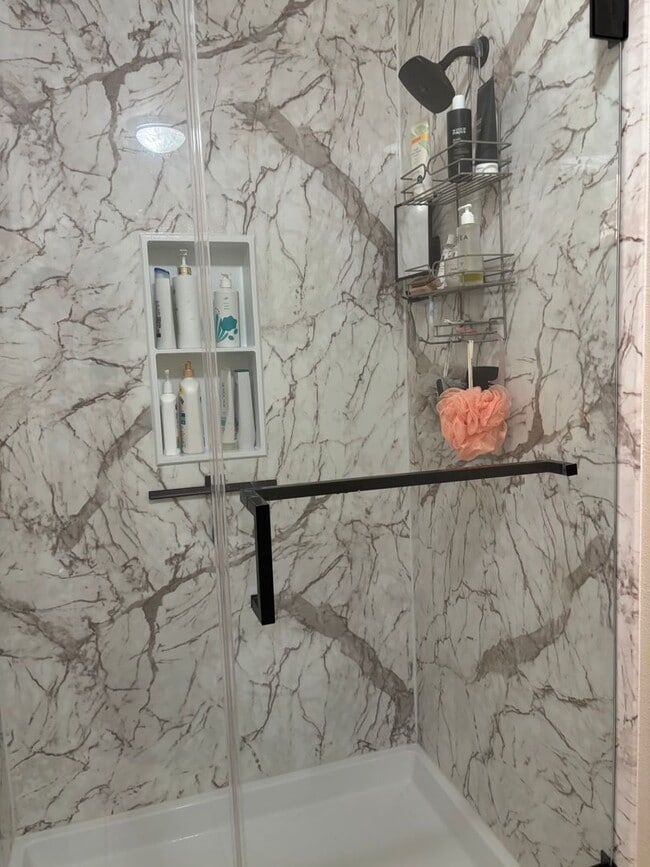 Building Photo - $1,000 off 1st Month's Rent!!! Gorgeous River Canyon Community Home!