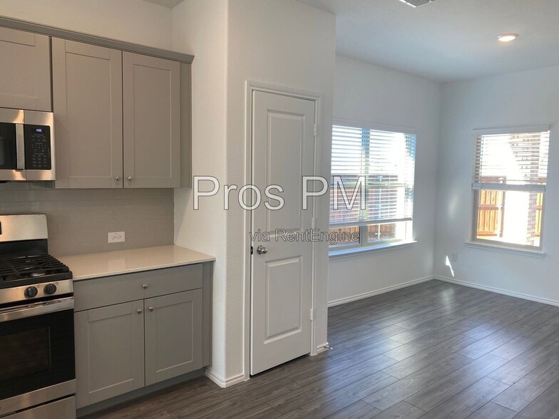Building Photo - 2257 Obsidian Dr