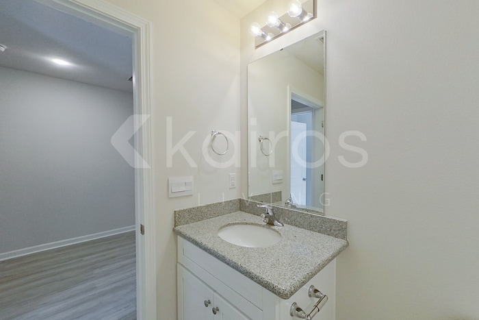 Building Photo - 301 Monarch Ln