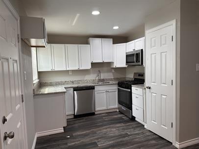 Building Photo - 560 Loraine Cir