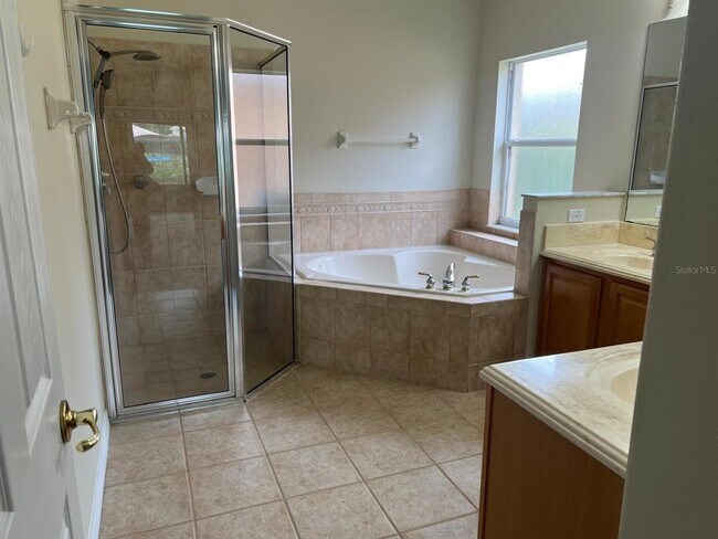 Building Photo - 3535 Somerset Cir