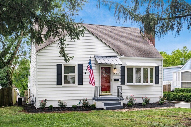 Building Photo - 884 S Chesterfield Rd