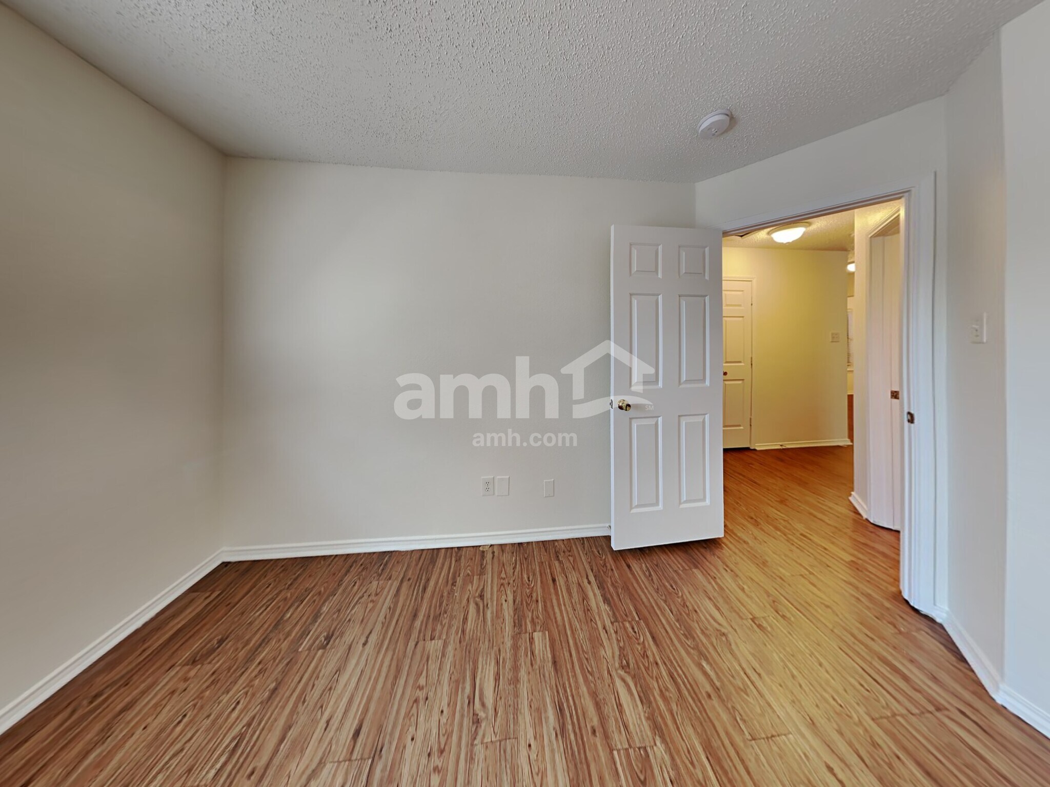 Building Photo - 1020 Chelsea Ln