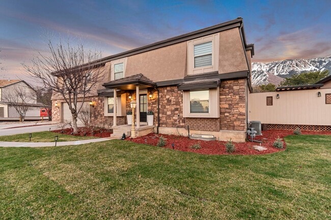 Building Photo - Beautiful 5-Bedroom Home in Sandy!