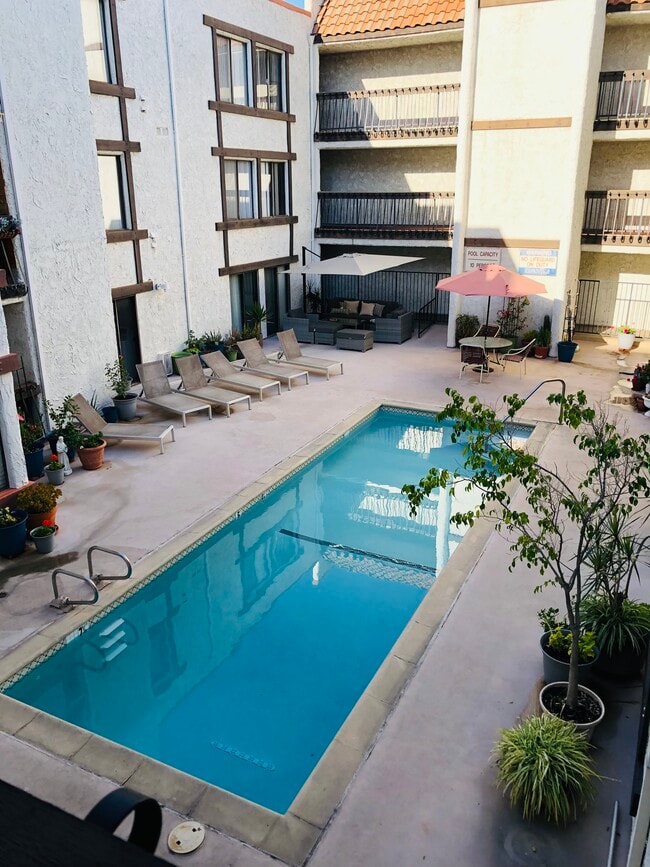 Building Photo - 515 N Jackson St